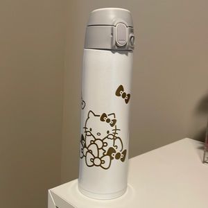 Brand New Limited Edition Hello Kitty x Zojirushi Stainless Steel Water bottle